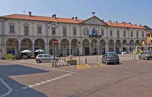 Il numero “fantasma” del sindaco di Trecate: la minoranza polemizza