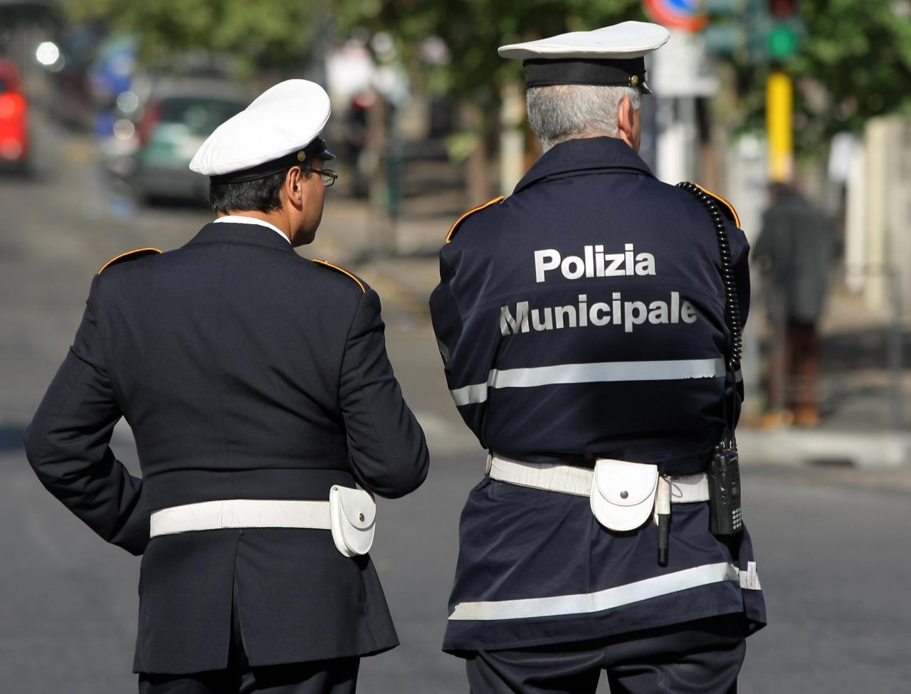 Sversamento di gasolio da un autocarro in corso Risorgimento