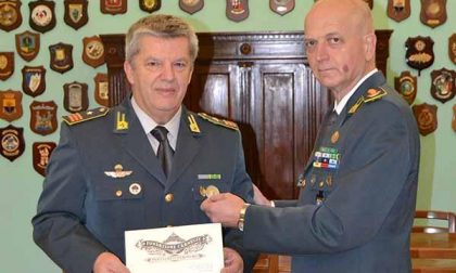 Finanziere salva donna che sta annegando: medaglia d’argento per lui