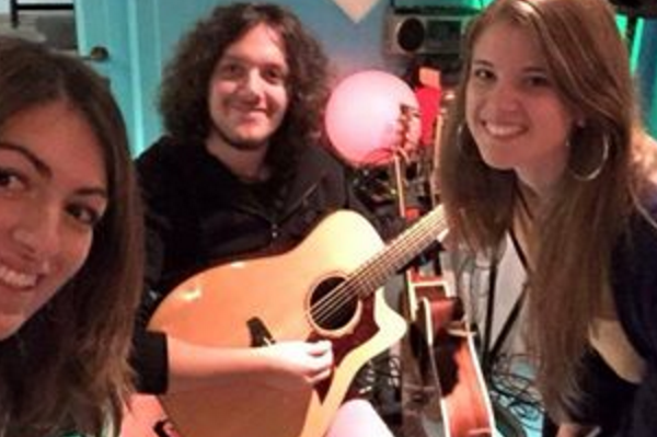 Gruppo borgomanerese nel cd natalizio che aiuta i bambini