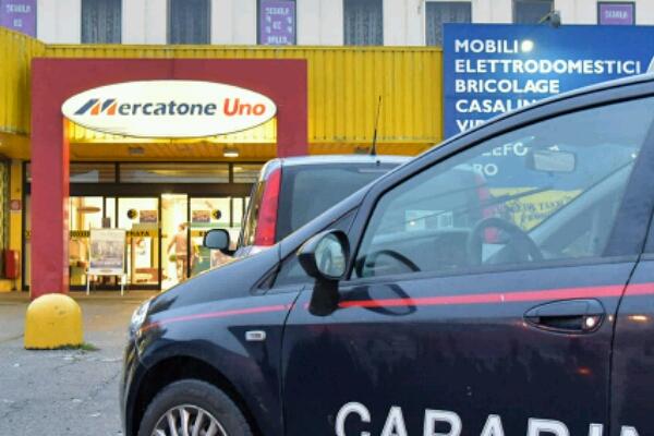 Rapina a mano armata alla gioielleria del Mercatone Uno