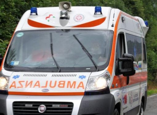 20enne di Lesa finisce fuori strada a Novara: portata all’ospedale Maggiore