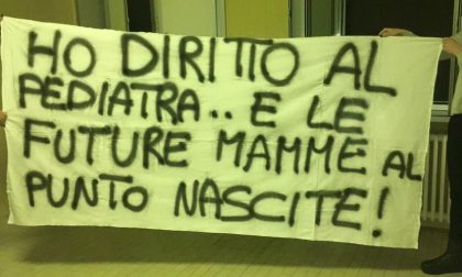 Arona: la Consulta Femminile si schiera con le mamme in difesa della maternità di Angera