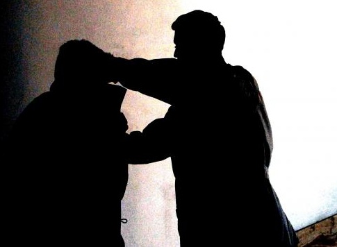 Borgomanero: aggredito in corso Roma a pugni e calci in faccia