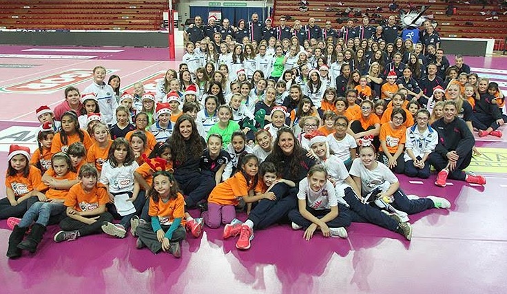 Gli auguri degli atleti di Igor Volley e i risultati della beneficenza
