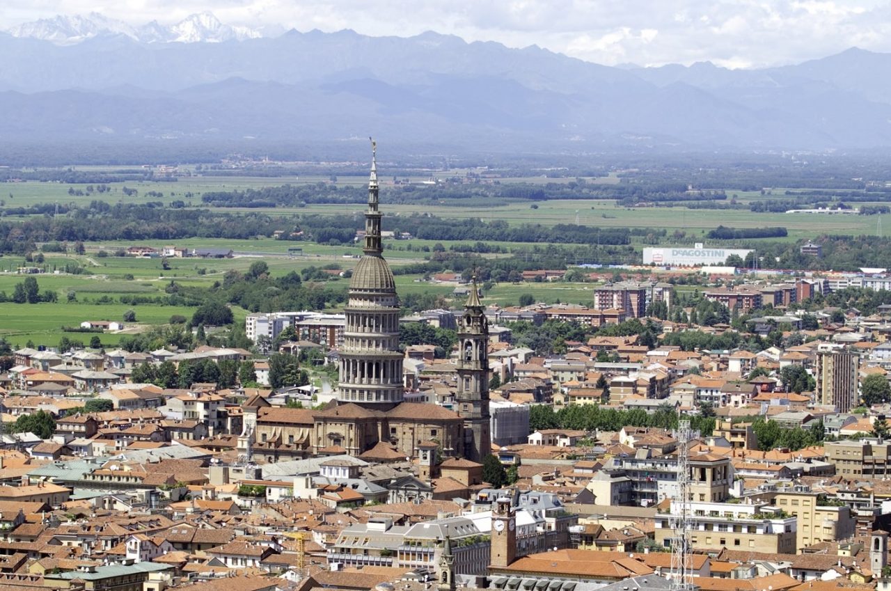 Interventi e manutenzioni per il verde pubblico cittadino a Novara