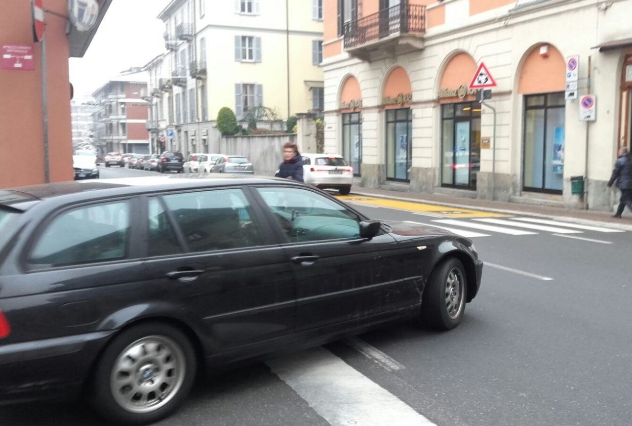Investito in corso Liberazione: l’auto aveva svoltato a sinistra da via Gramsci