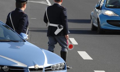 Neopatentato in contromano e a fari spenti su viale Dante: - 22 punti