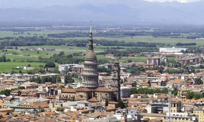 Novara: chiusura al pubblico degli sportelli comunali e della biblioteca