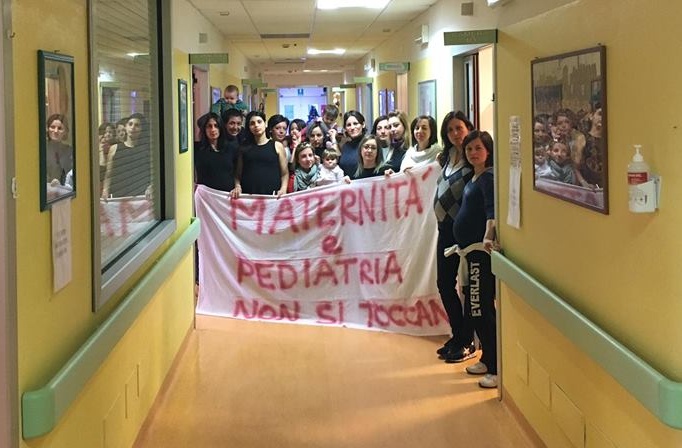 Pd: “Gusmeroli alla manifestazione per l’ospedale di Angera, e per Arona cos’ha fatto?”