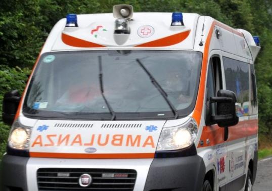 Schianto frontale fra due auto in corso Risorgimento: tre feriti