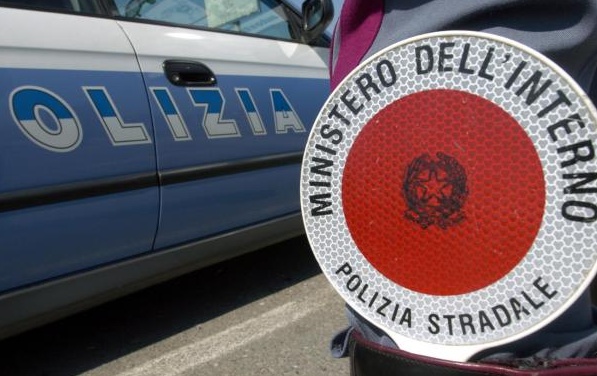 Scontro tra auto e camion a Gattico: l’automobilista se ne va, è ricercato