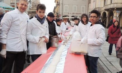 A Borgomanero la meringa da record (fotogallery)