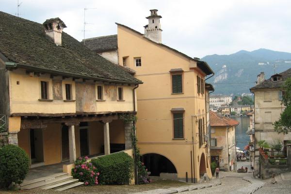 Capodanno in piazza ad Orta San Giulio con musica e fuochi d’artificio
