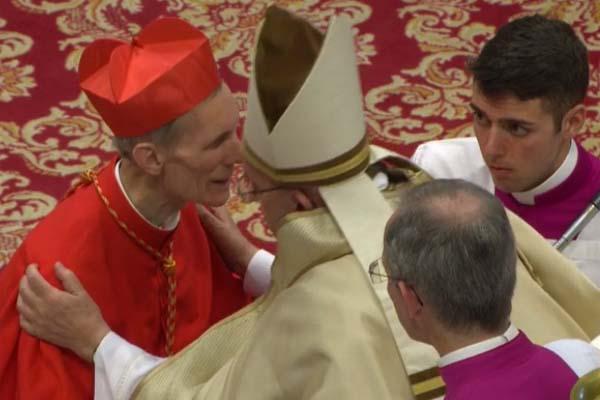 Il neo cardinale Renato Corti in visita a Novara