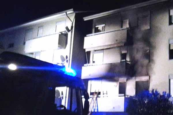 Oleggio: incendio da un appartamento in via Cascine Calini