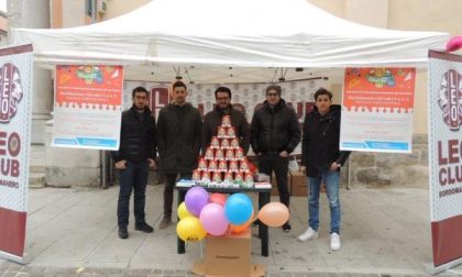 Pandorini in piazza per la scuola