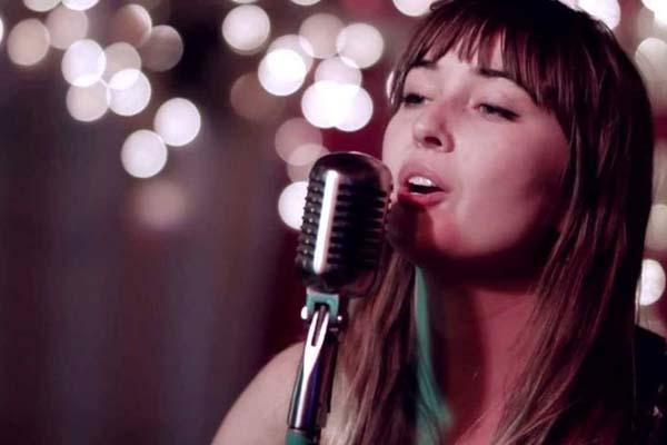 Passa da Novara il tour europeo di Jess Williamson