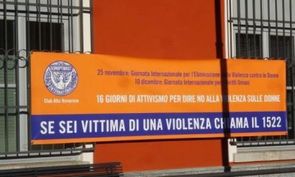 Striscioni anti-violenza esposti fino al 10 dicembre in vari paesi