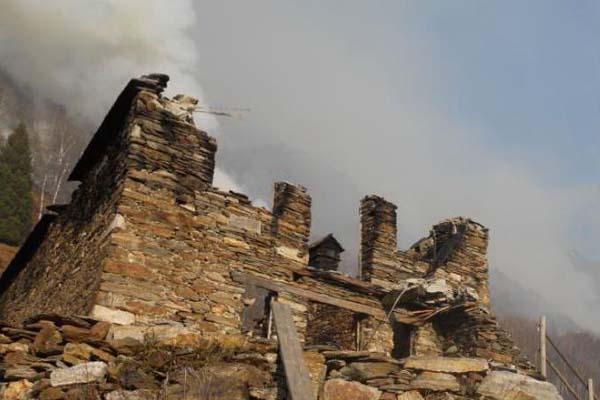 Vasto incendio, brucia la Val Grande