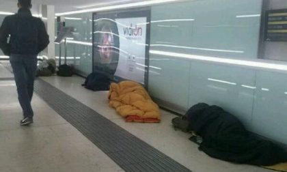 Vite invisibili: il Natale dei “barboni” alla stazione
