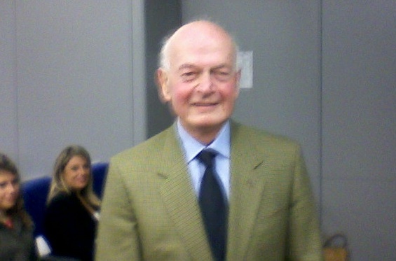 Addio al noto farmacista aronese Carlo Alganon