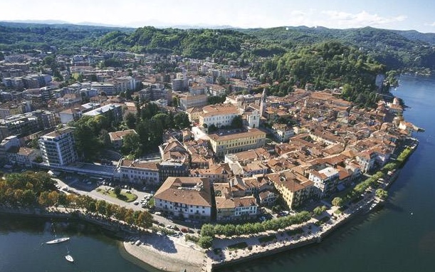 Arona: distributore di via Montenero a secco di acqua frizzante