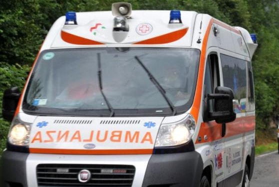 Donna di 44 anni trovata morta in casa a Dormelletto