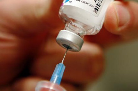 Il responsabile delle vaccinazione all’Asl di Arona: “Sulla meningite c’è un’isteria inappropriata e immotivata”