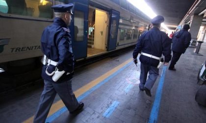 "La faccio finita" ma gli agenti della Polfer di Novara gli salvano la vita
