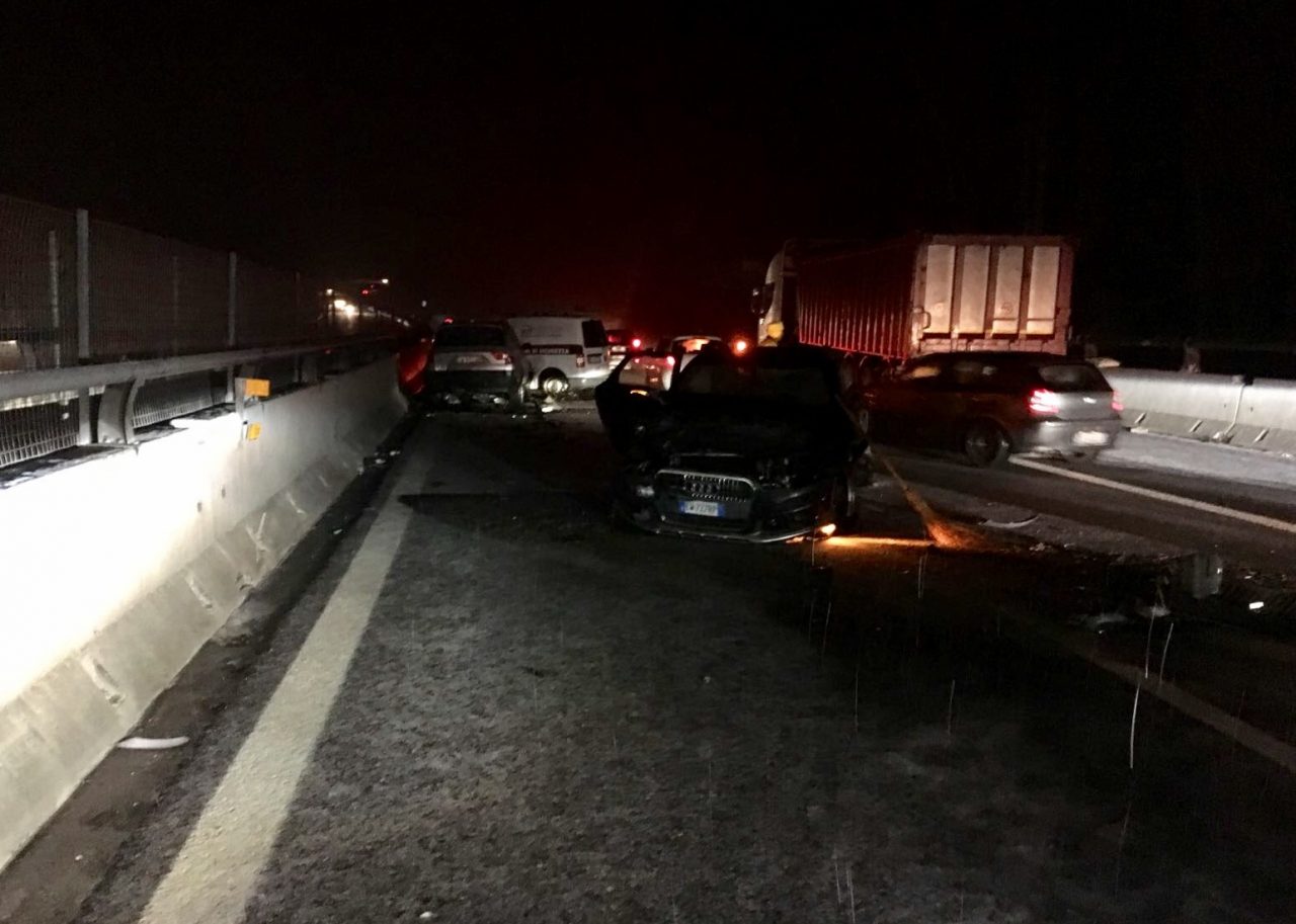 Mega incidente tra Arona e Meina: 10 mezzi coinvolti, un codice rosso