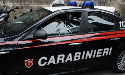 Ruba al Carrefour di corso Giulio Cesare e aggredisce l'addetto alla sicurezza
