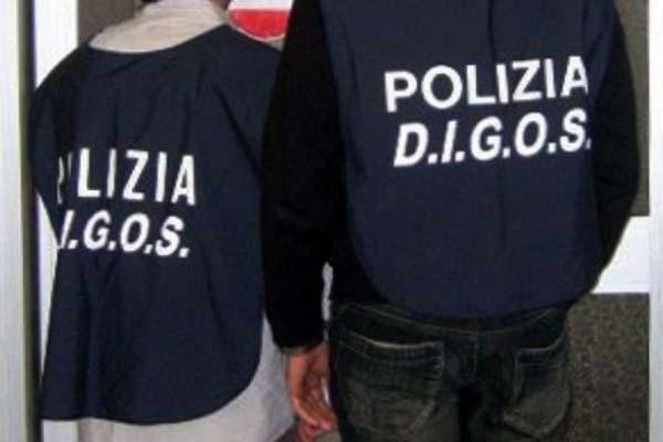 Armi nello zaino e a casa: denunciato studente minorenne