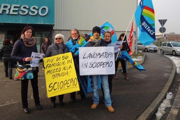 Dipendenti in sciopero al Carrefour di Borgomanero