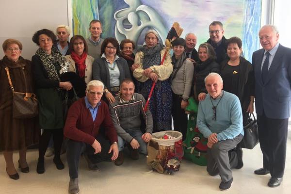 La Befana “vola” in Pediatria con tanti regali solidali