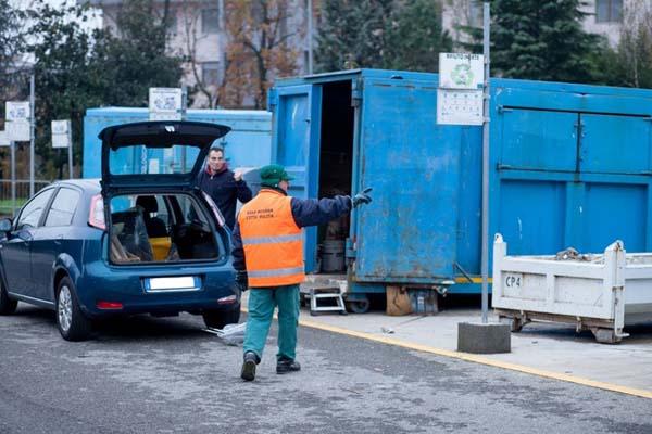 Nuovo orario per l’isola ecologica di via delle Rosette