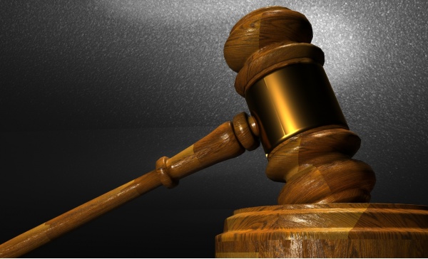 Abusava di una bimba di 7 anni: reato prescritto