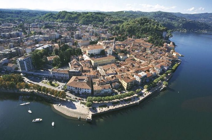 Arona: “Chiediamo il via libera al trasporto di bici sui battelli”