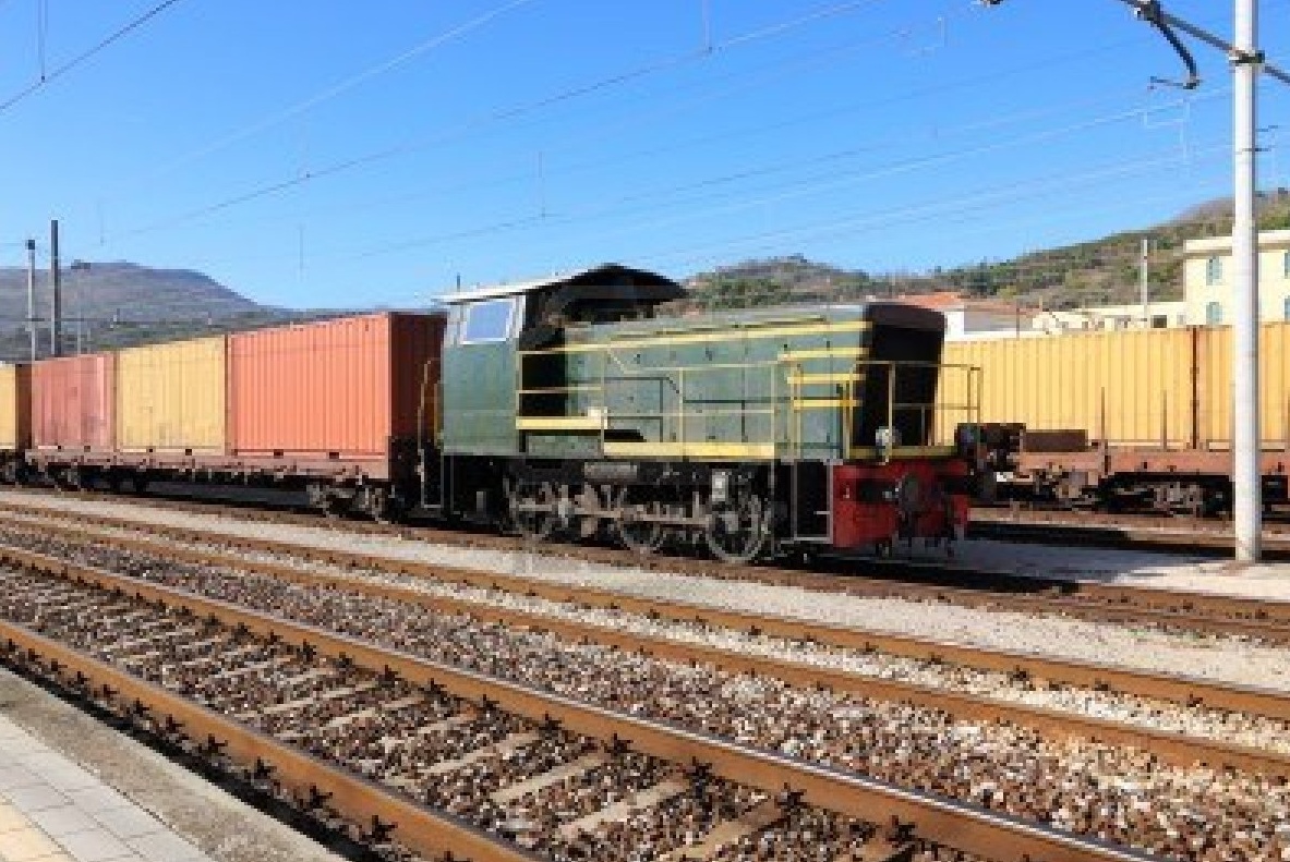 Arona: giovedì l’incontro con Rfi per i treni merce