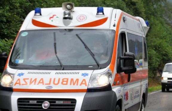 Castelletto: ciclista investito