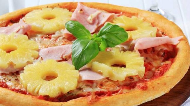 Diatriba sul web: pizza all’ananas vietata per legge?