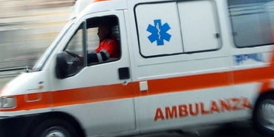 Ha un malore mentre è in auto: muore