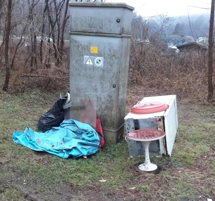 Meina: “Aiutateci a trovare questi deficienti, inquinatori e incivili”