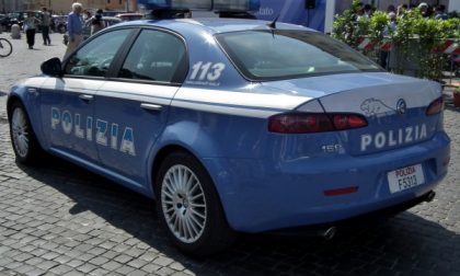 Novara: accoltellato in casa, indaga la polizia
