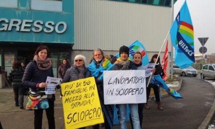 Carrefour, dipendenti disposti a ridursi lo stipendio per evitare la chiusura