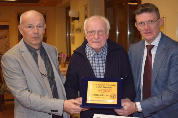 Ha compiuto 80 anni il postino volante di Borgomanero