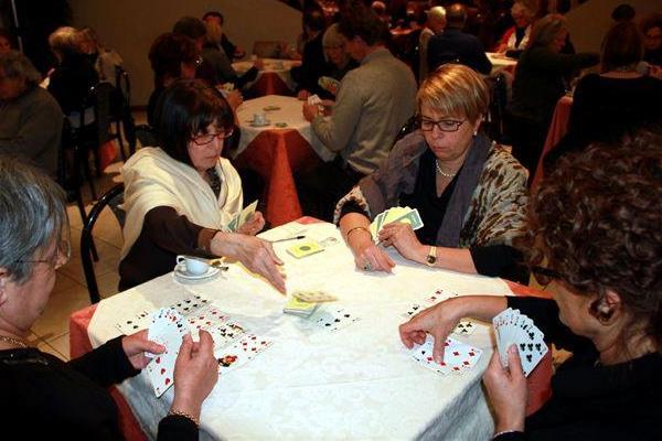 L’aiuto ai terremotati passa anche dal torneo di burraco