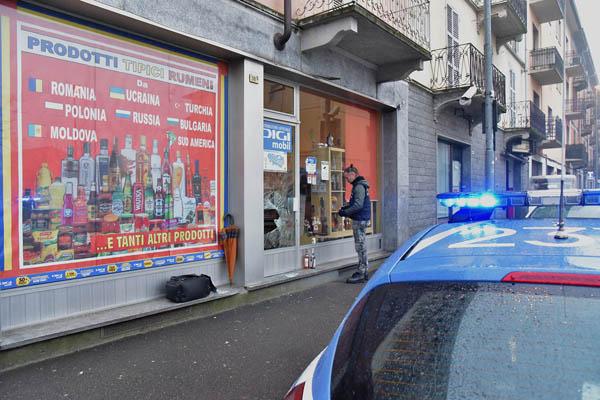 ‘Spaccata’ in un negozio di corso Trieste