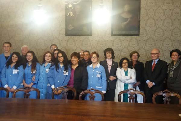 Studenti tra le corsie dell’ospedale «Sono una ventata di primavera»