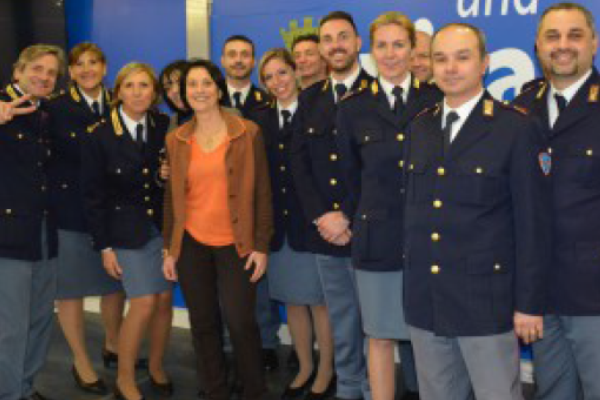 “Una vita da social”: riparte il truck della Polizia
